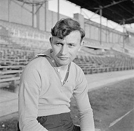 266px-abe_lenstra_heerenveen_in_het_olympisch_stadion_in_amsterdam_enige_dagen_na_d_bestanddeelnr_191-1062